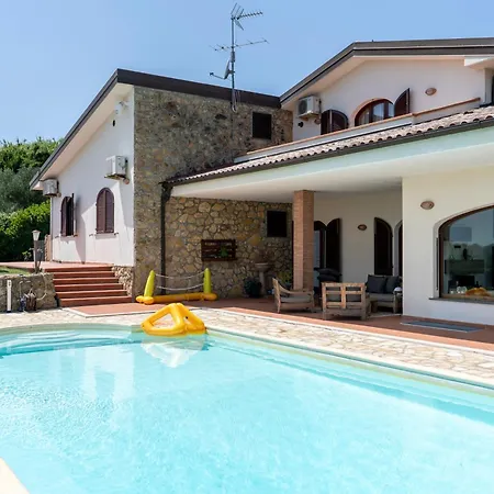 Villa Con Piscina -