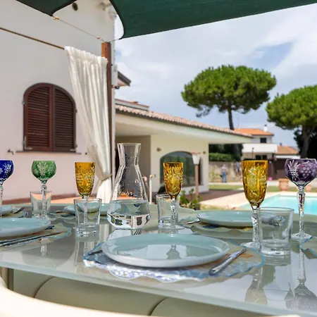 Villa Con Piscina - Livorno