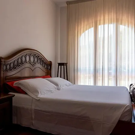 Con Piscina - Villa *