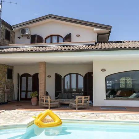 Villa Con Piscina -
