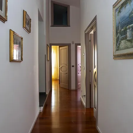 Con Piscina - Villa Livorno