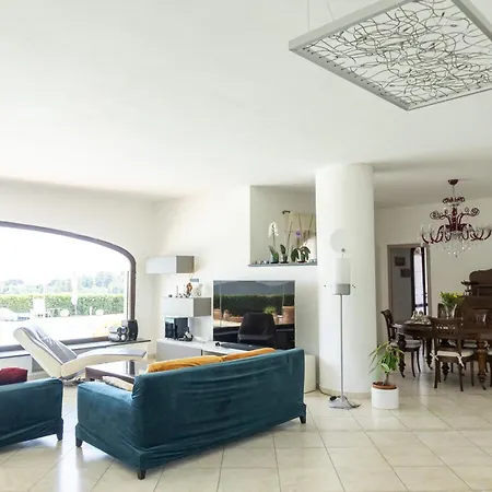 Villa Con Piscina - Livorno